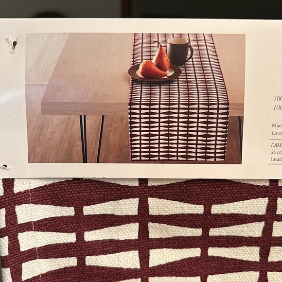 STUDIO 3B TABLE RUNNER 72” IKAT PATTERN - Picture 3 of 5